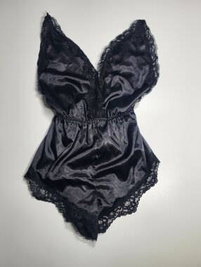 Black Lace Patchwork Criss Cross Backless Top Deep V Strappy Large